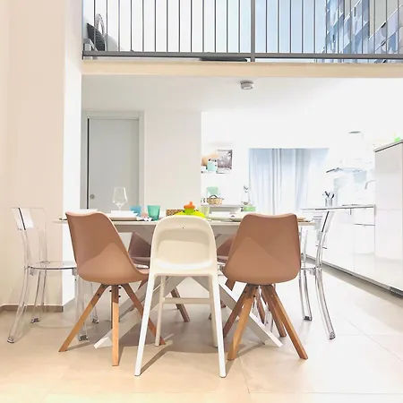 Family Loft バーリ